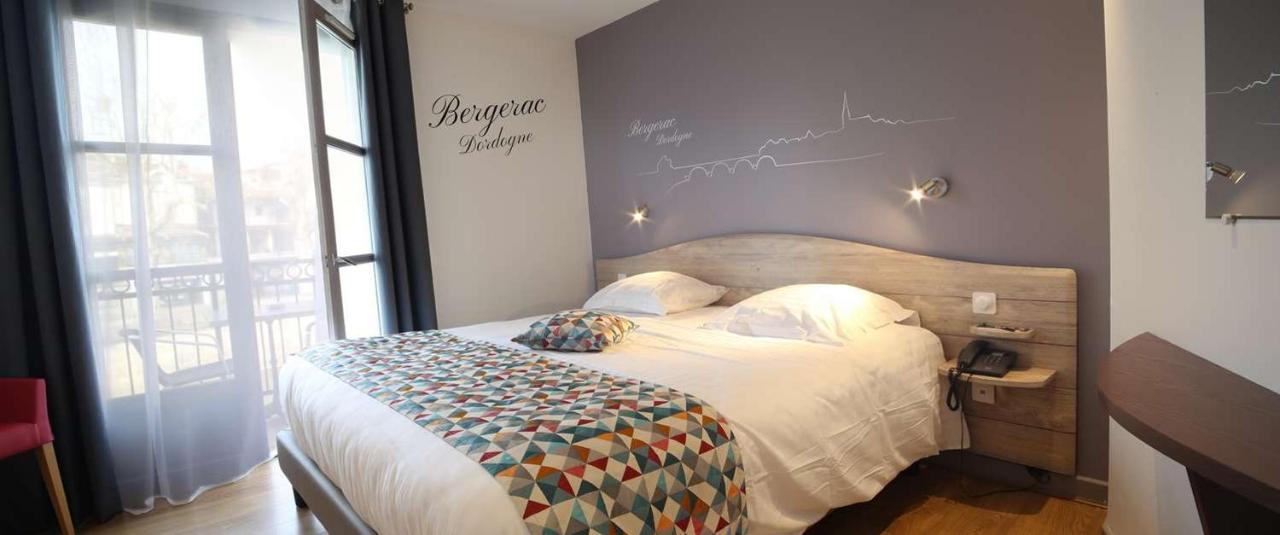 Superior Queen Room Queen Bed River View