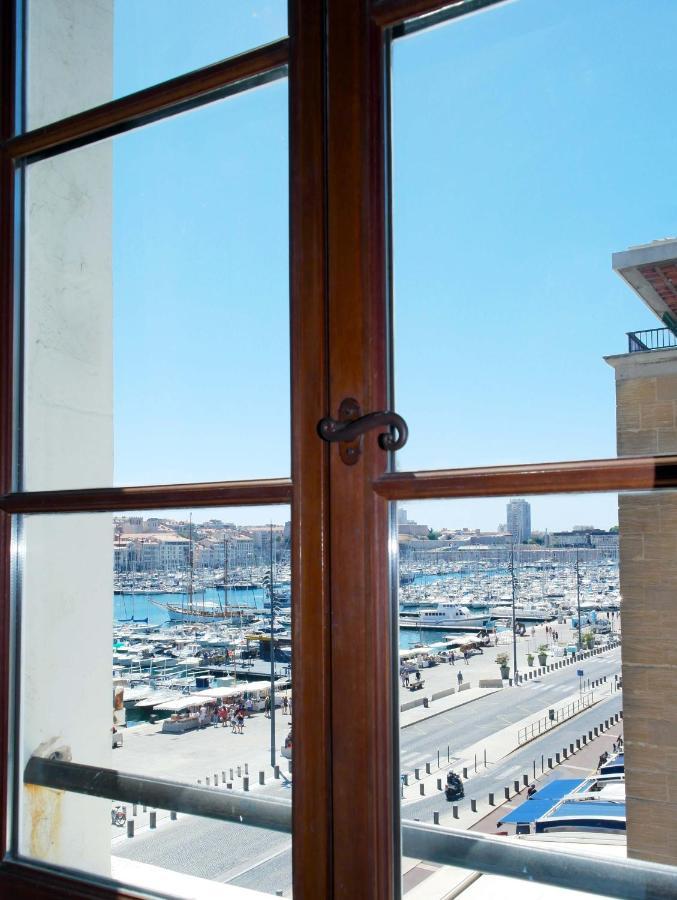 Double or Twin room side view on the Old Port