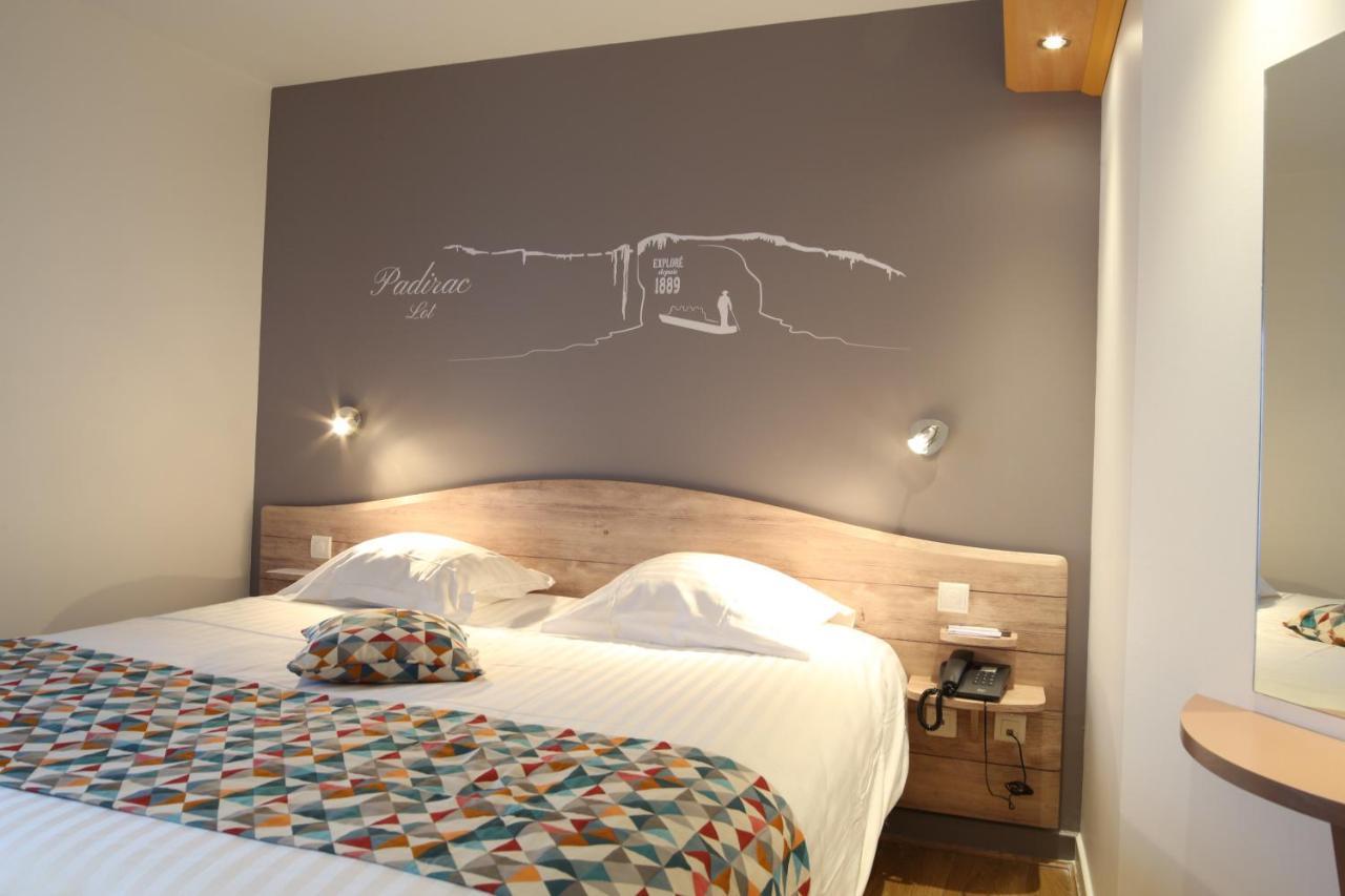 Queen Room Queen Bed River View