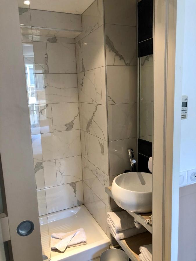 Double Room Shower