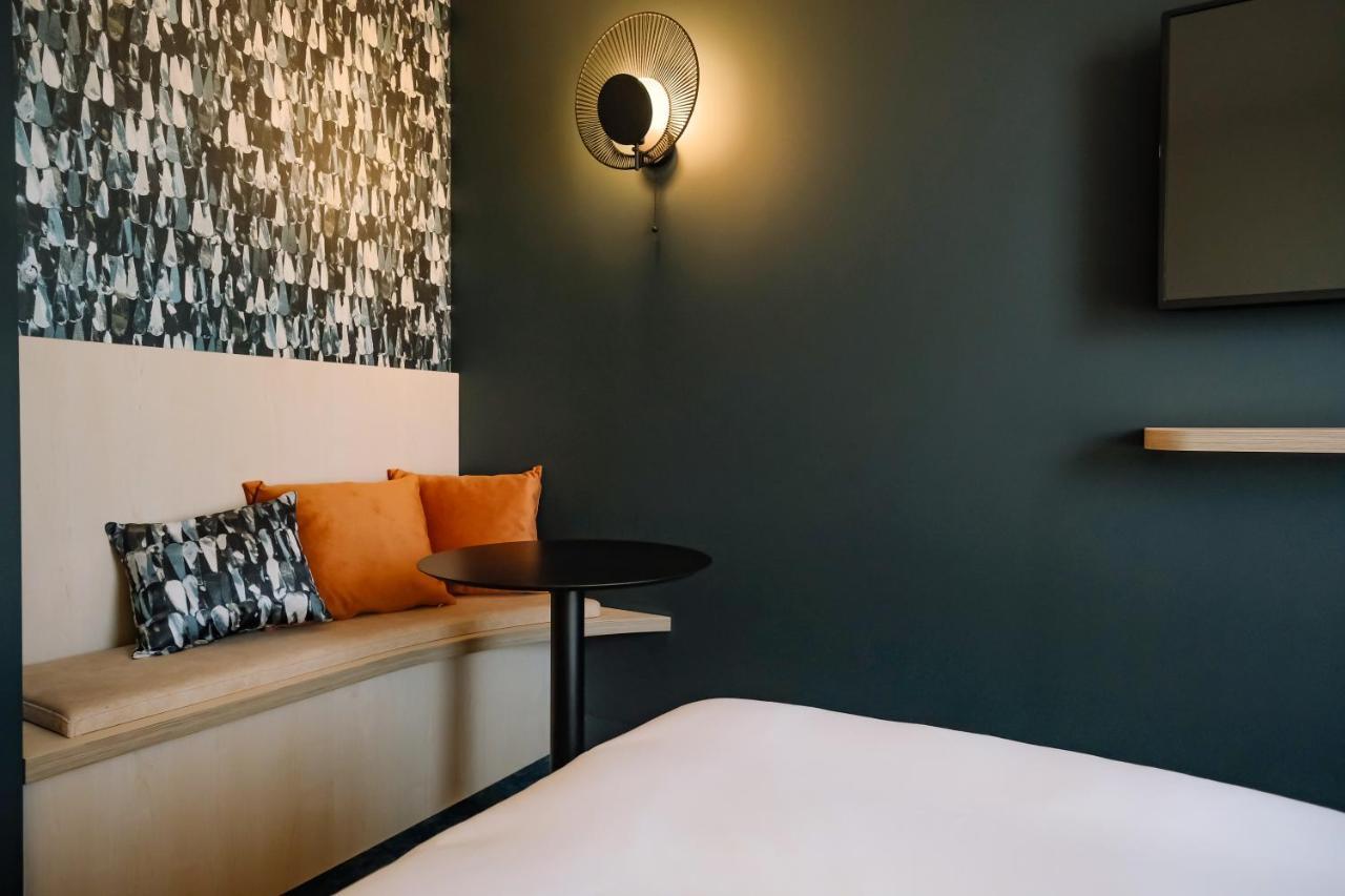 Standard Room,1472233192:JPEG