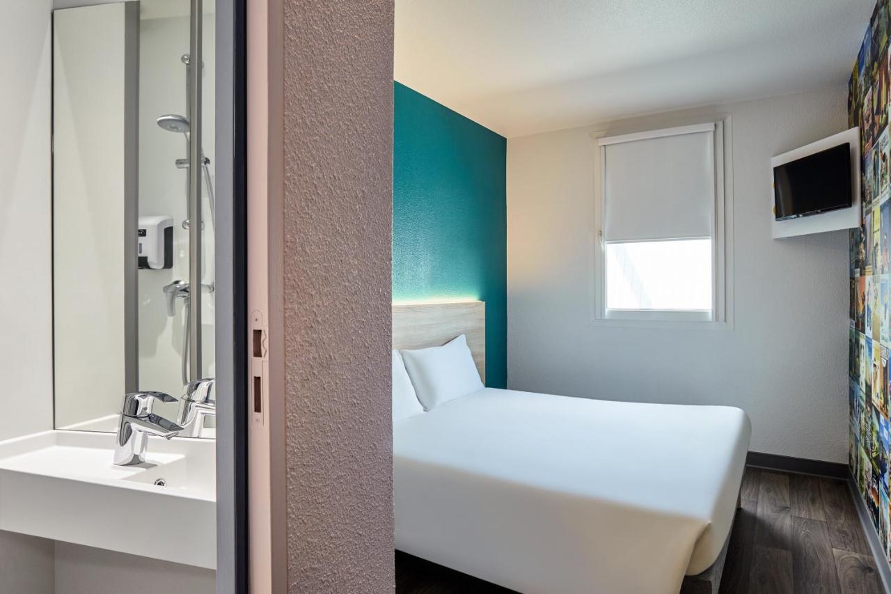 Cabrio Room Private Bathroom