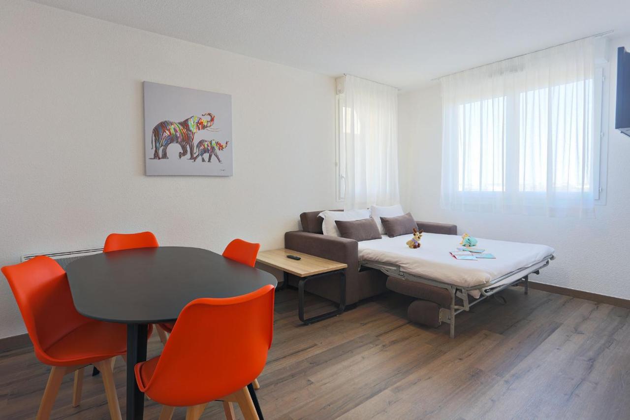 Superior One-Bedroom Apartment,699851797:JPEG