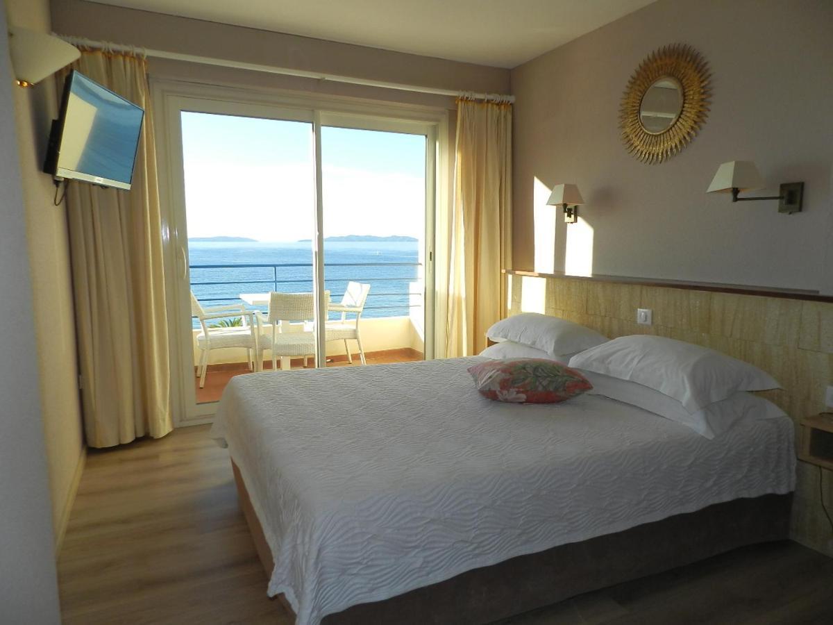 Dreibettzimmer mit Meerblick
