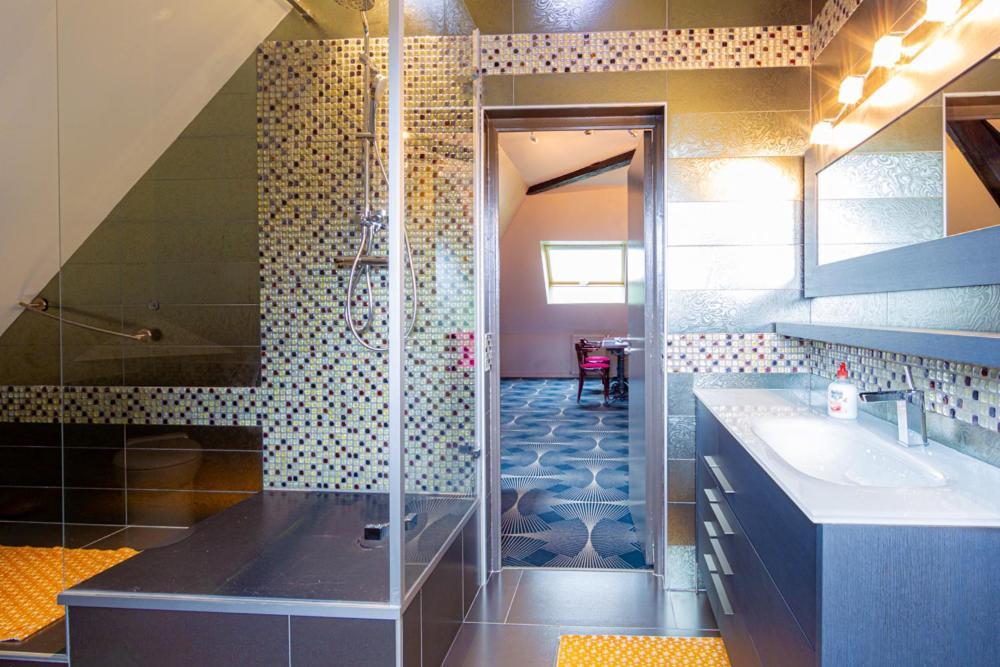 Standard Double Suite