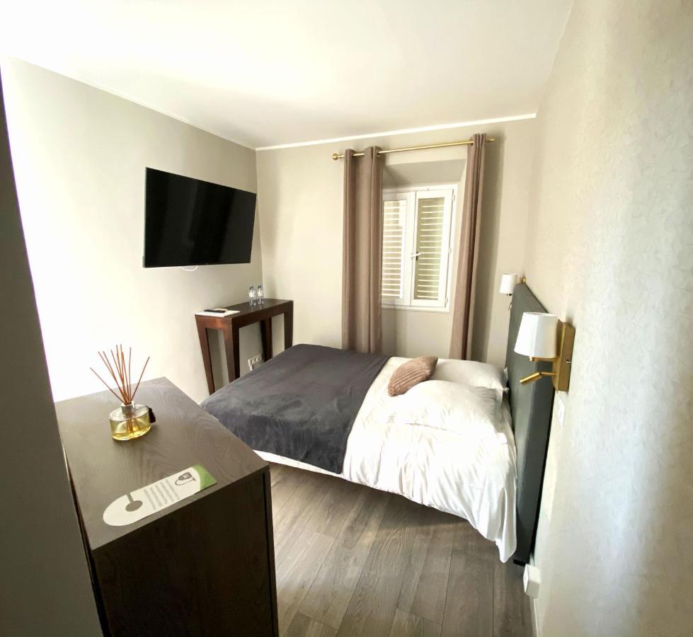 Standard Double Room,1070181943:JPEG