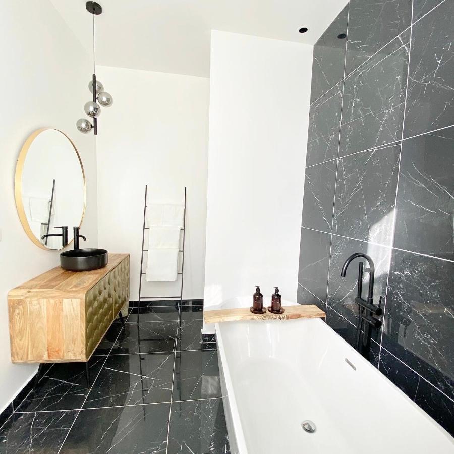 Deluxe Double Room Bath