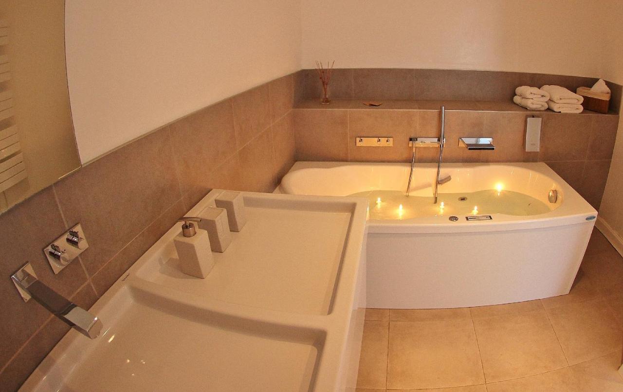 Chambre Lit King-Size avec Baignoire Spa