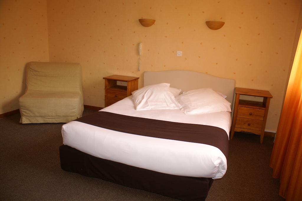 Standard Triple Room,106980864:JPEG