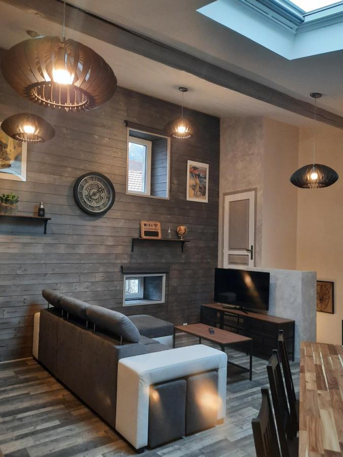 Two-Bedroom Apartment,1303025779:JPEG