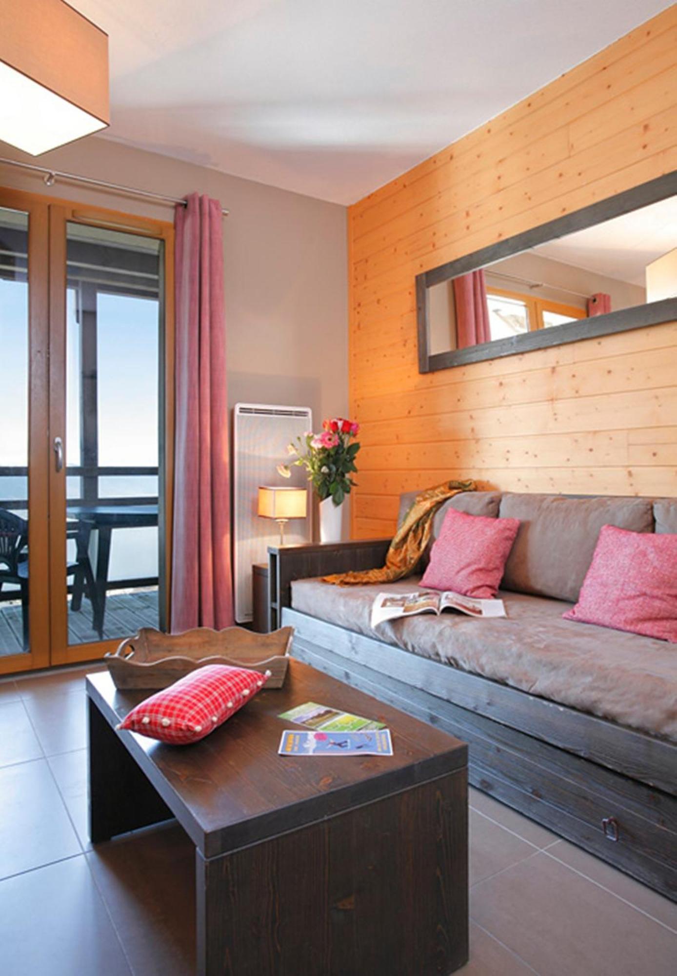 Studio Truckle Bed