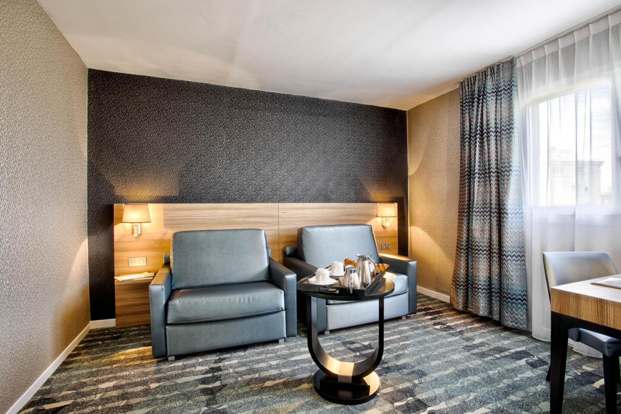 Privilege Suite One Double Bed One Sofa Bed