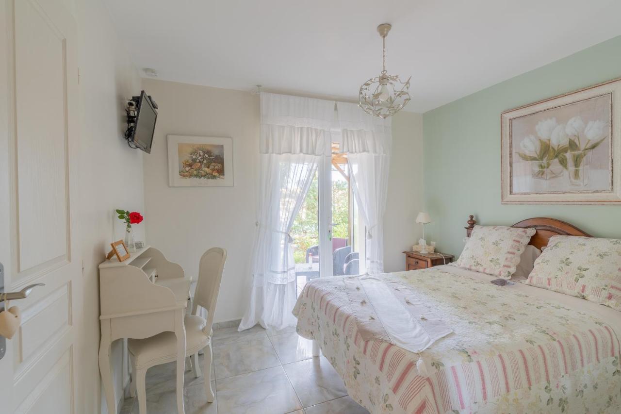 Double Room,1111629681:JPEG