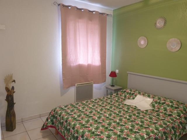 One-Bedroom Apartment,1103277759:JPEG