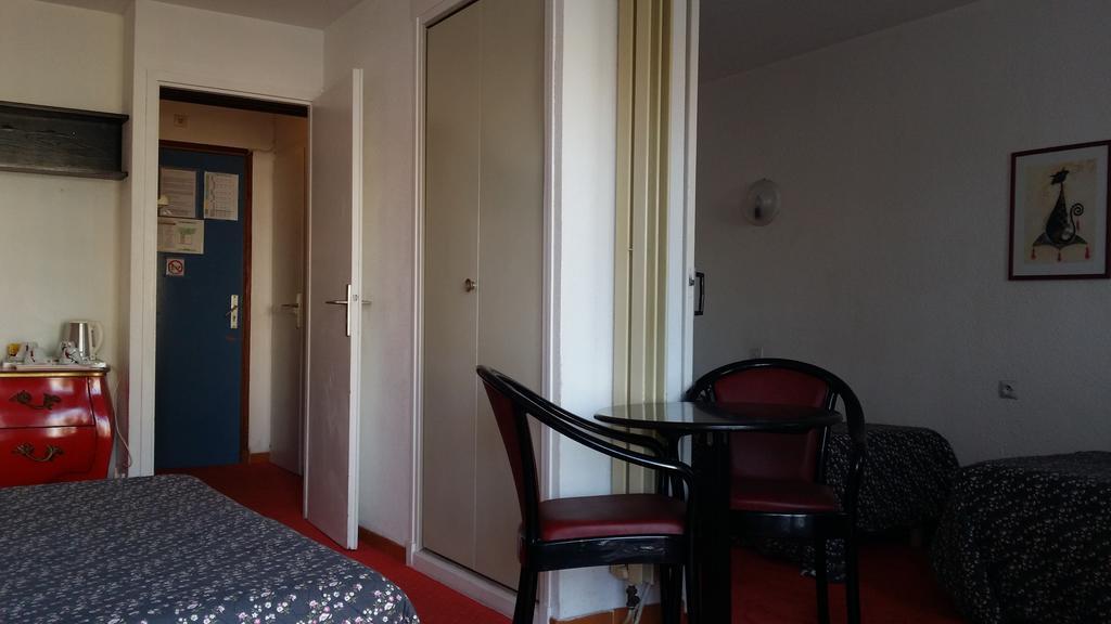 Double or Twin Room with Pool View,110572347:JPEG