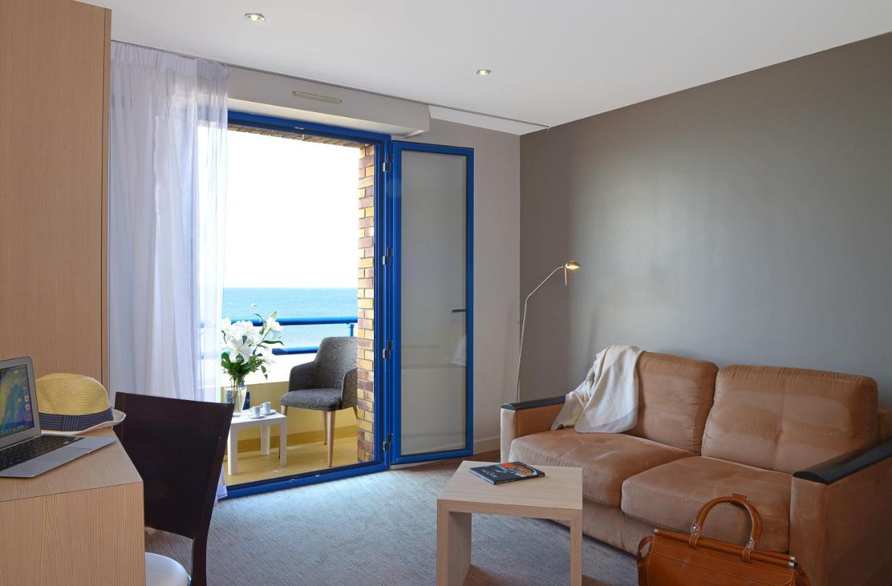 Superior Room Seating Area