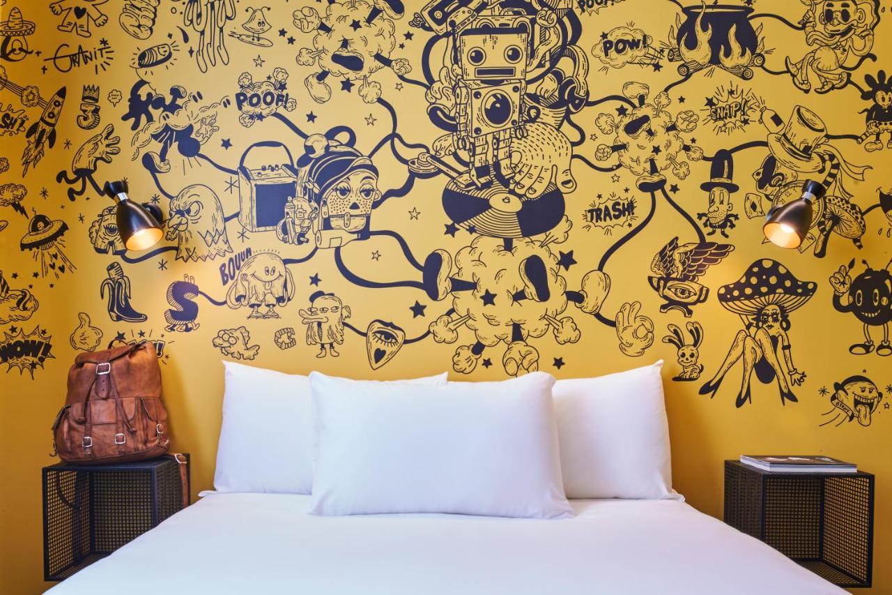Standaard Kamer met Tweepersoonsbed en Slaapbank