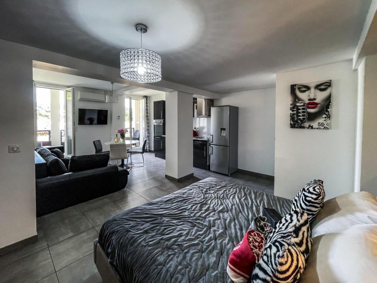 Deluxe Suite with Spa Bath