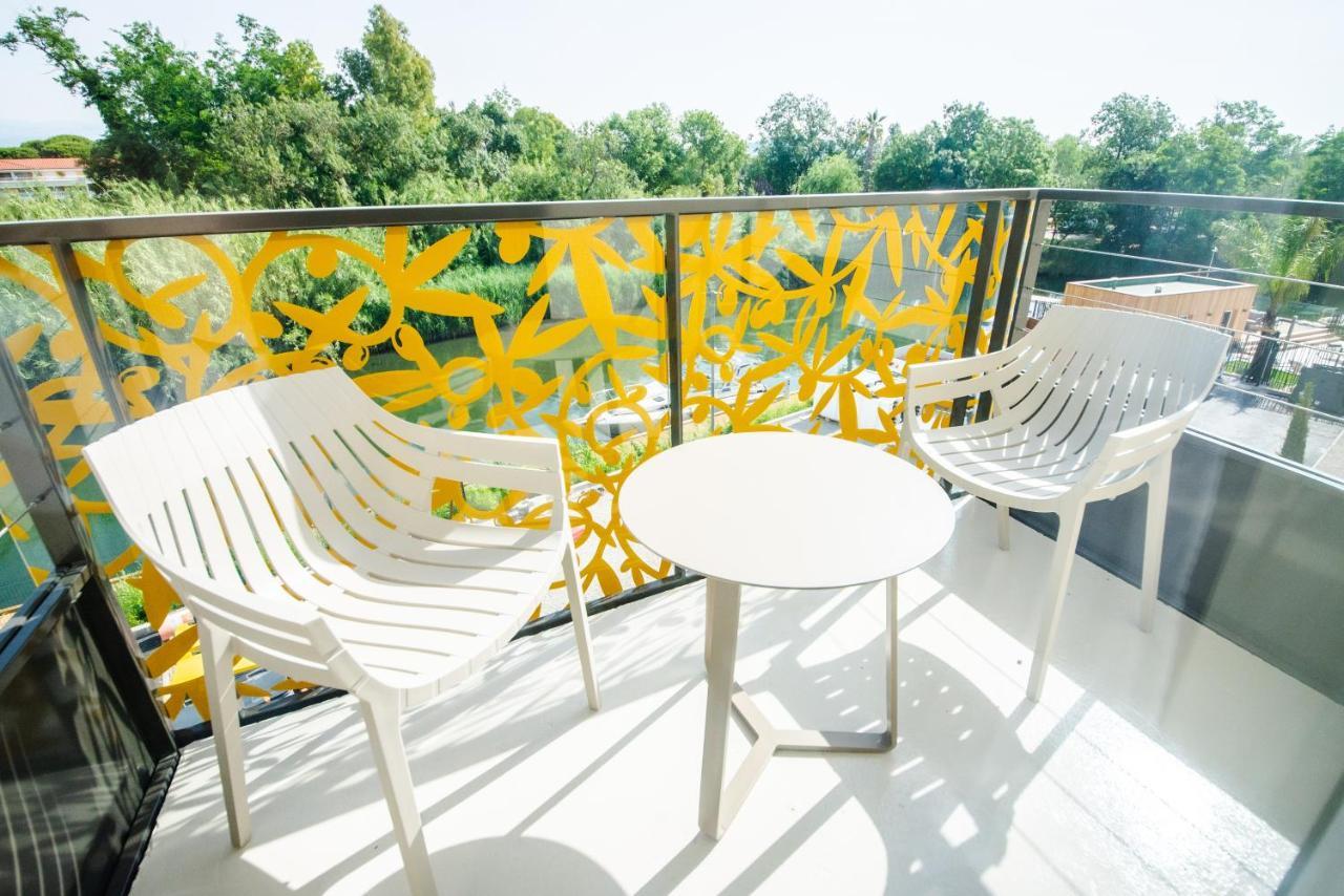 Chambre Lit Queen-Size de Luxe avec Balcon - Non-Fumeurs