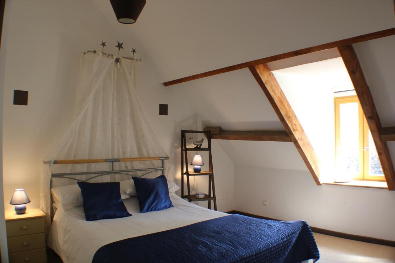 Deluxe Double Room Shower