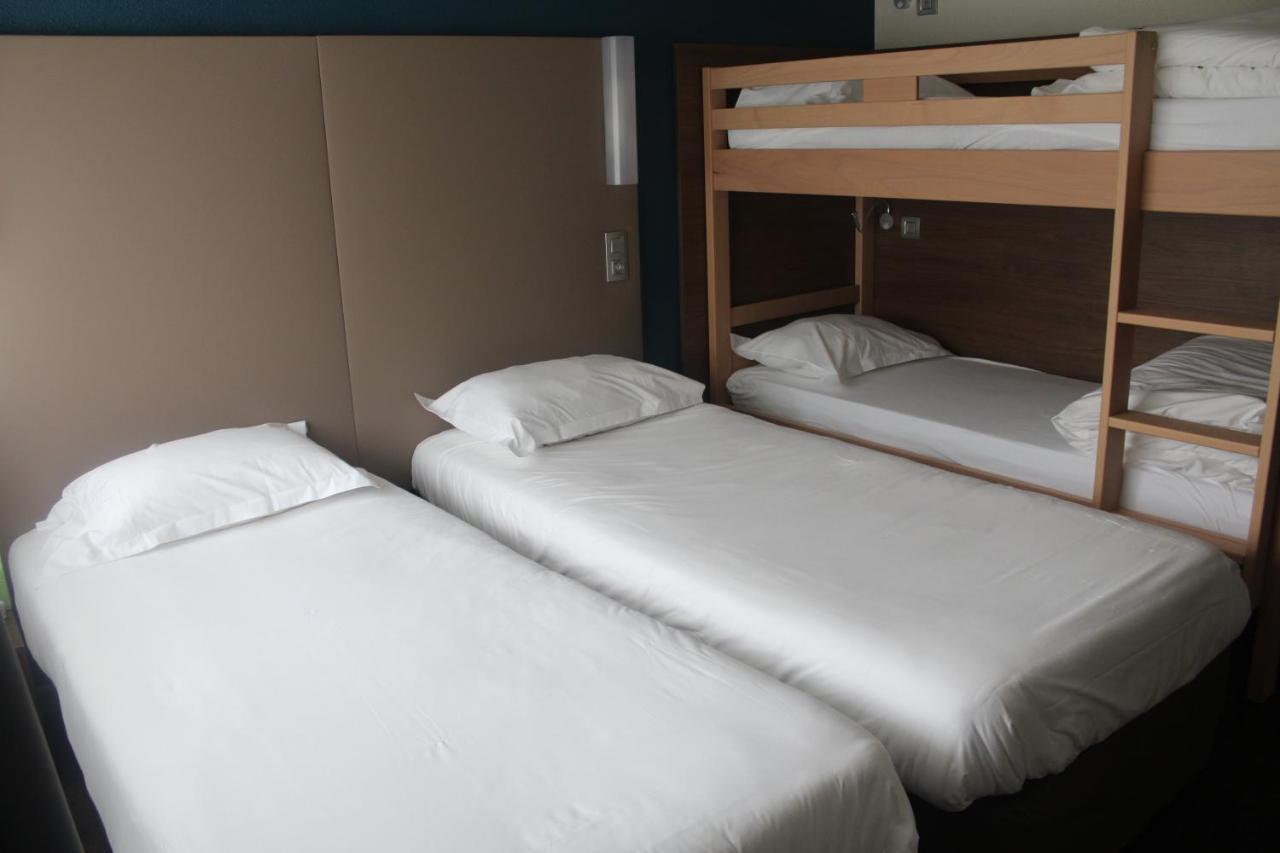 Family Room Three Single Beds One Bunk Bed