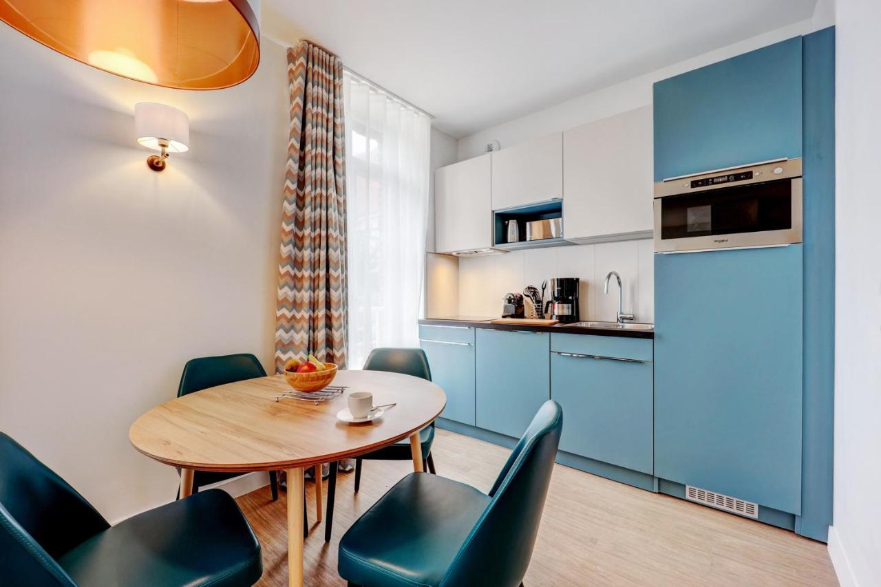 One-Bedroom Apartment Customs Building