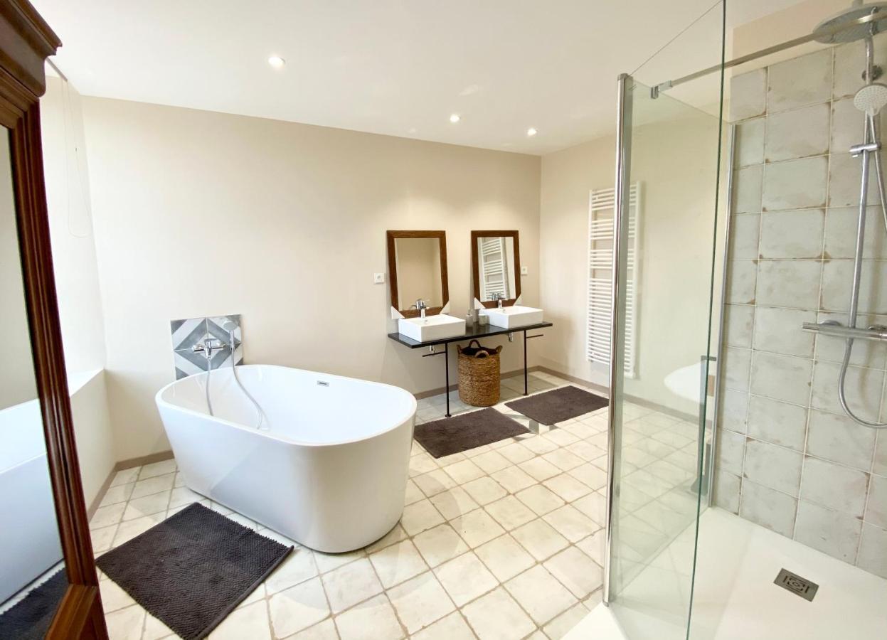 Deluxe Double Room Bath,1145259886:JPEG
