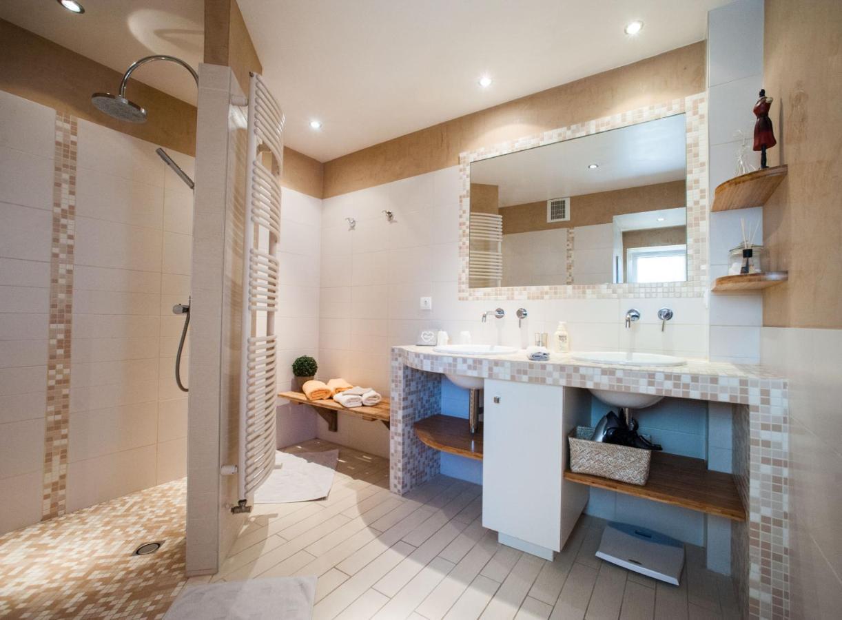 Family Room Private Bathroom