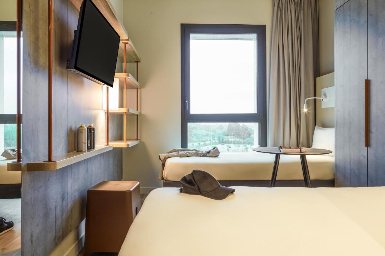 Triple Room Two Singles beds Extra Bed,1143632473:JPEG