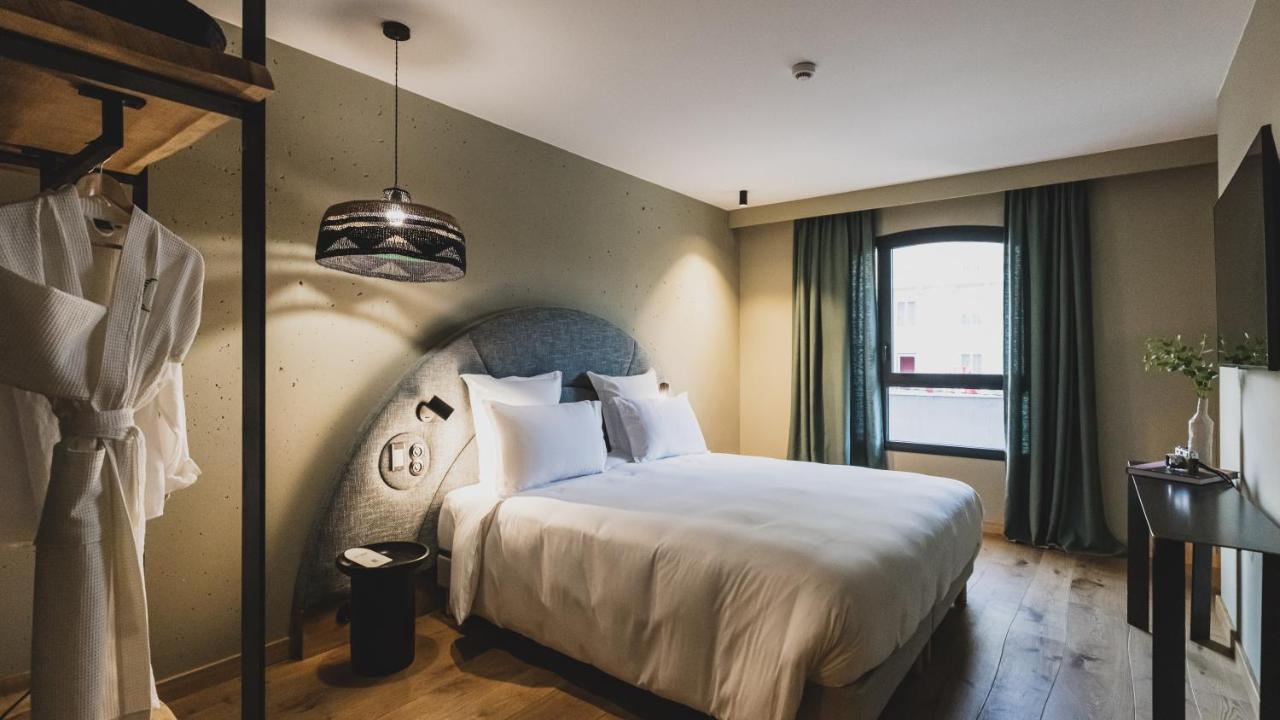 Atelier Suite Partial Ocean View