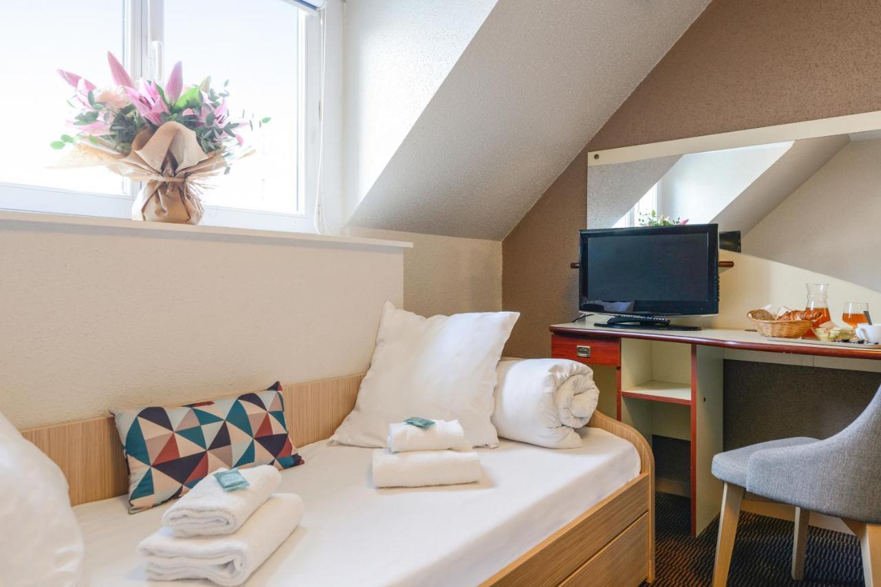 Large Duplex Twin Studio