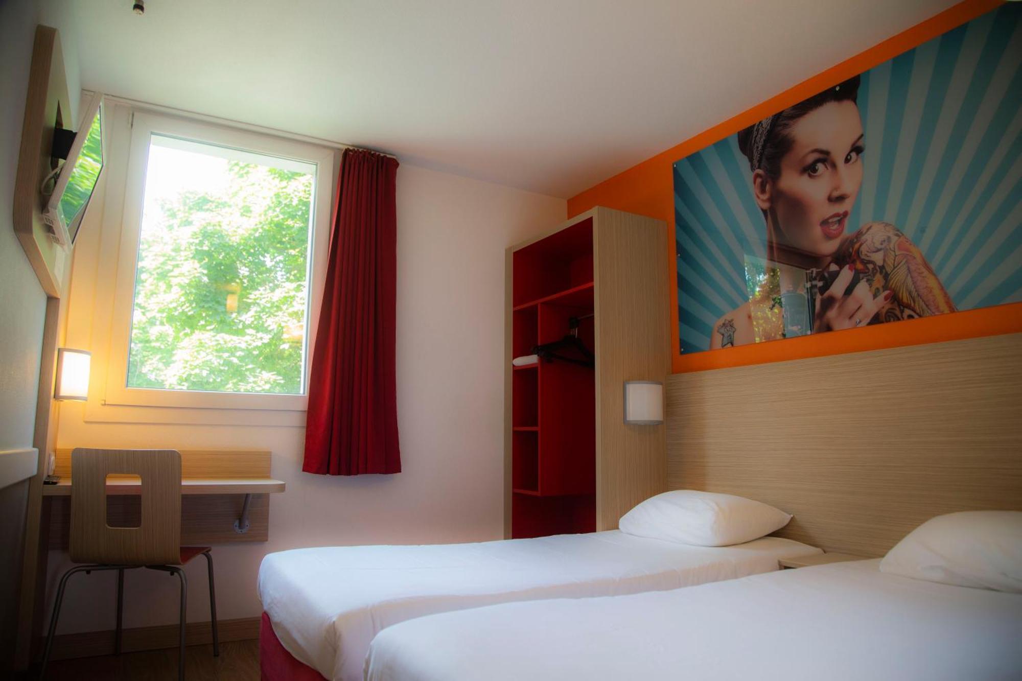 Tweepersoonskamer met 2 Aparte Bedden
