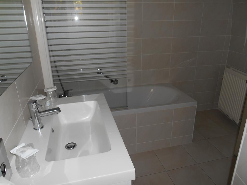 Triple Room,115532690:JPEG