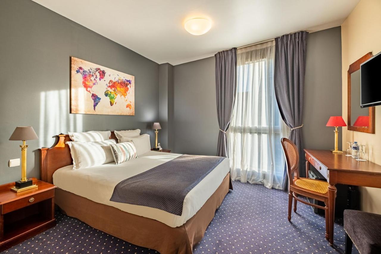 Executive Queen Room Queen Bed