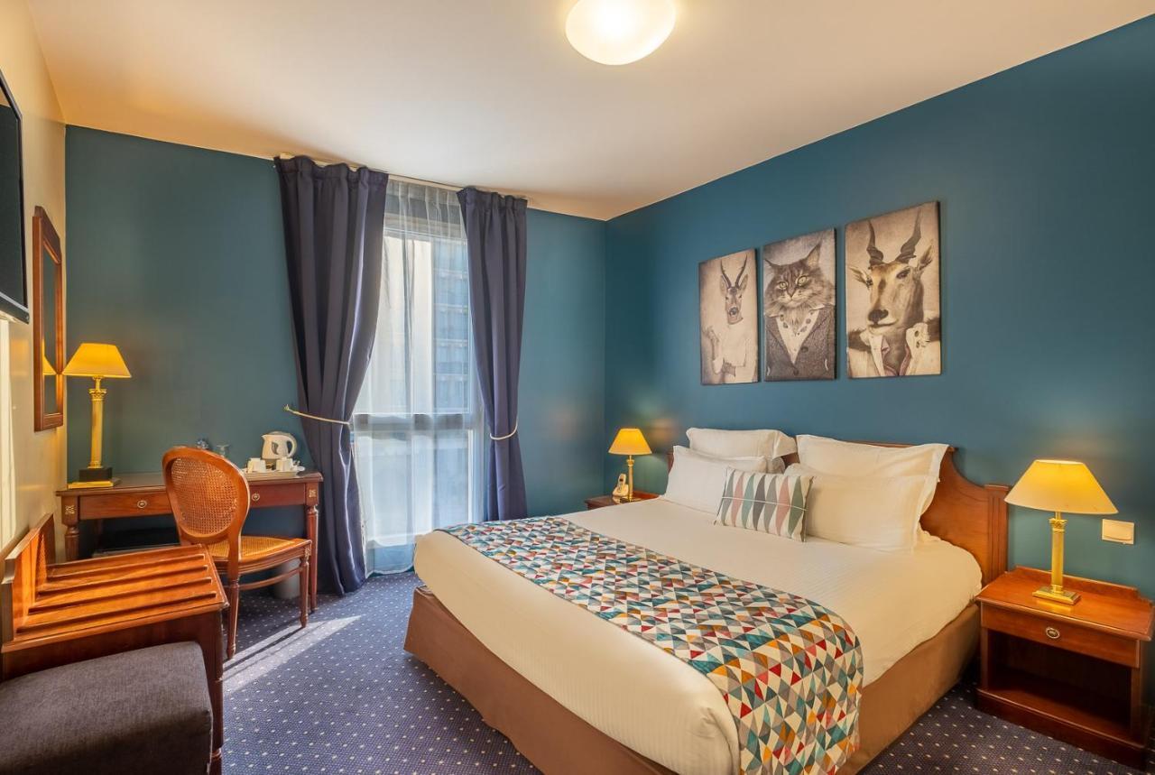 Executive Queen Room Queen Bed