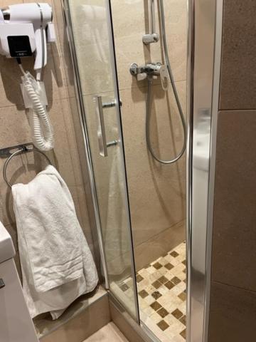 Quarto Duplo com Casa de Banho Privativa