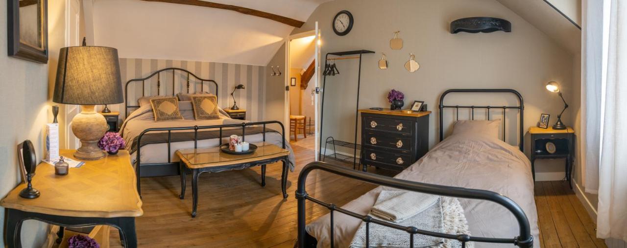 Chambre Triple avec Salle de Bains Privative Séparée