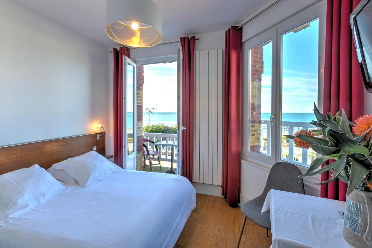 Double Room Bath Sea View