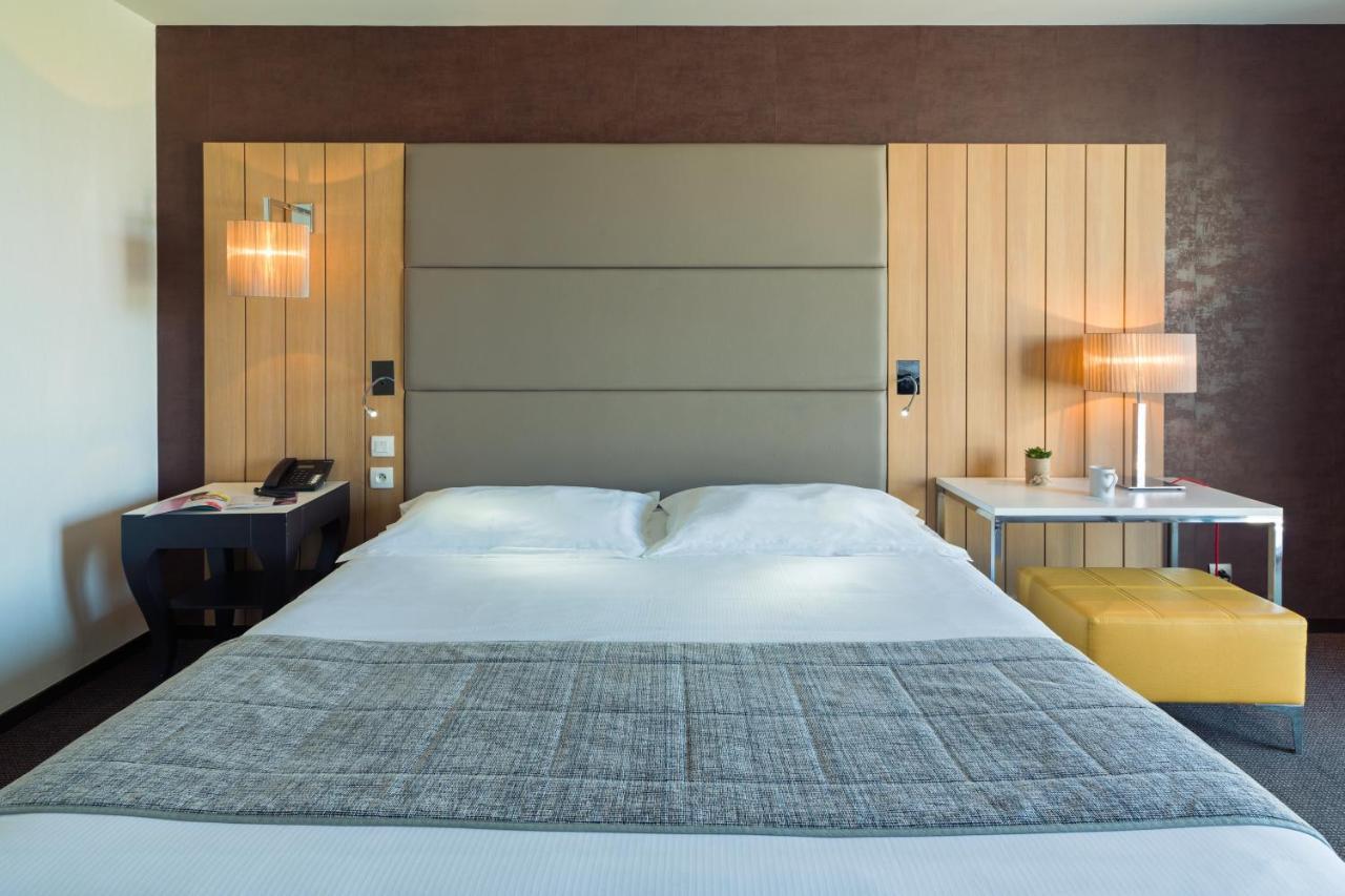 Superior Double or Twin Room Lateral Sea View