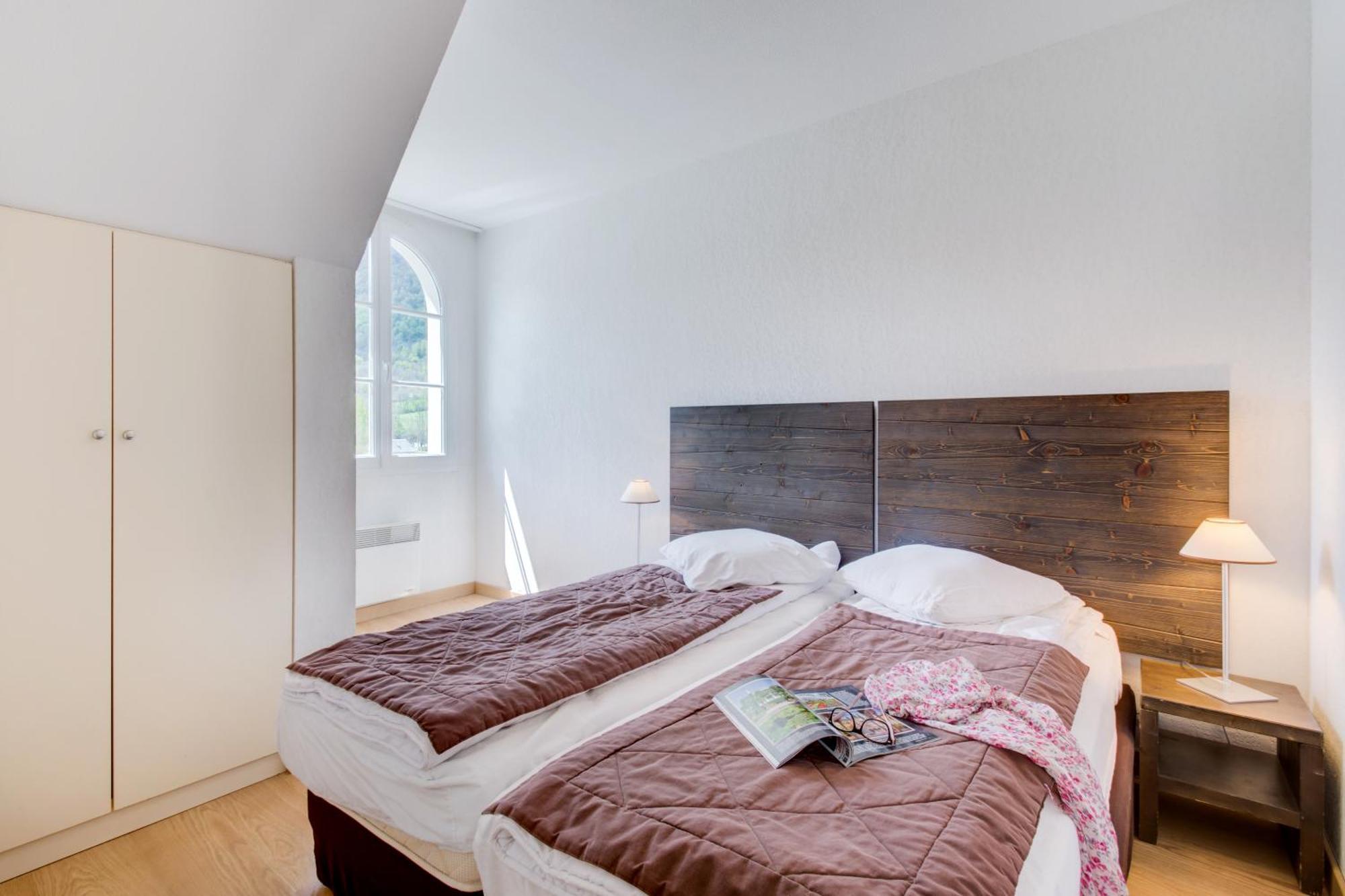 1 Bedroom Apartment sleeping area
