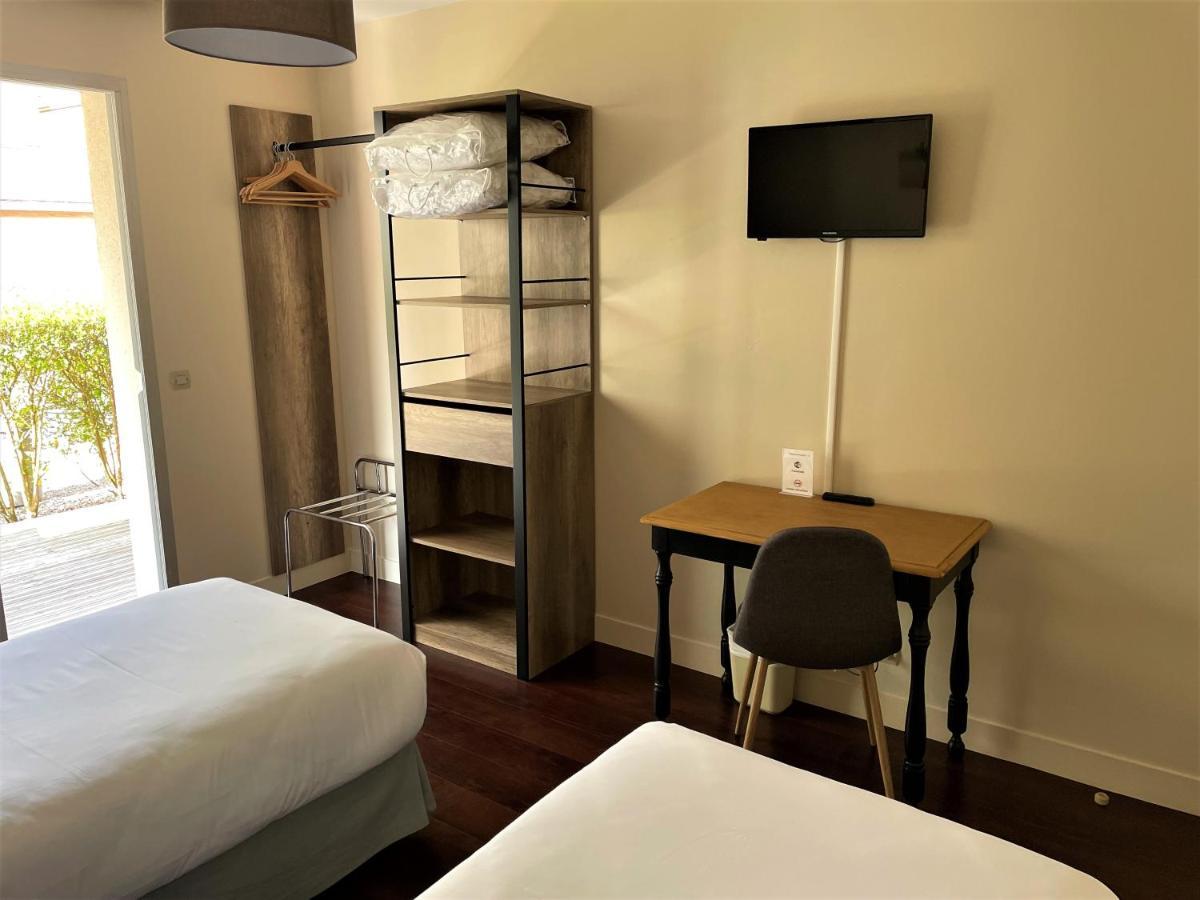 Twin Room Bath