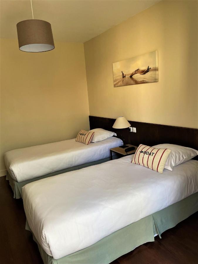 Twin Room Bath
