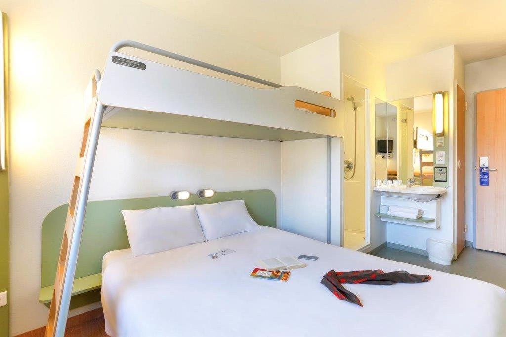 Triple Room One Double Bed One Bunk Bed
