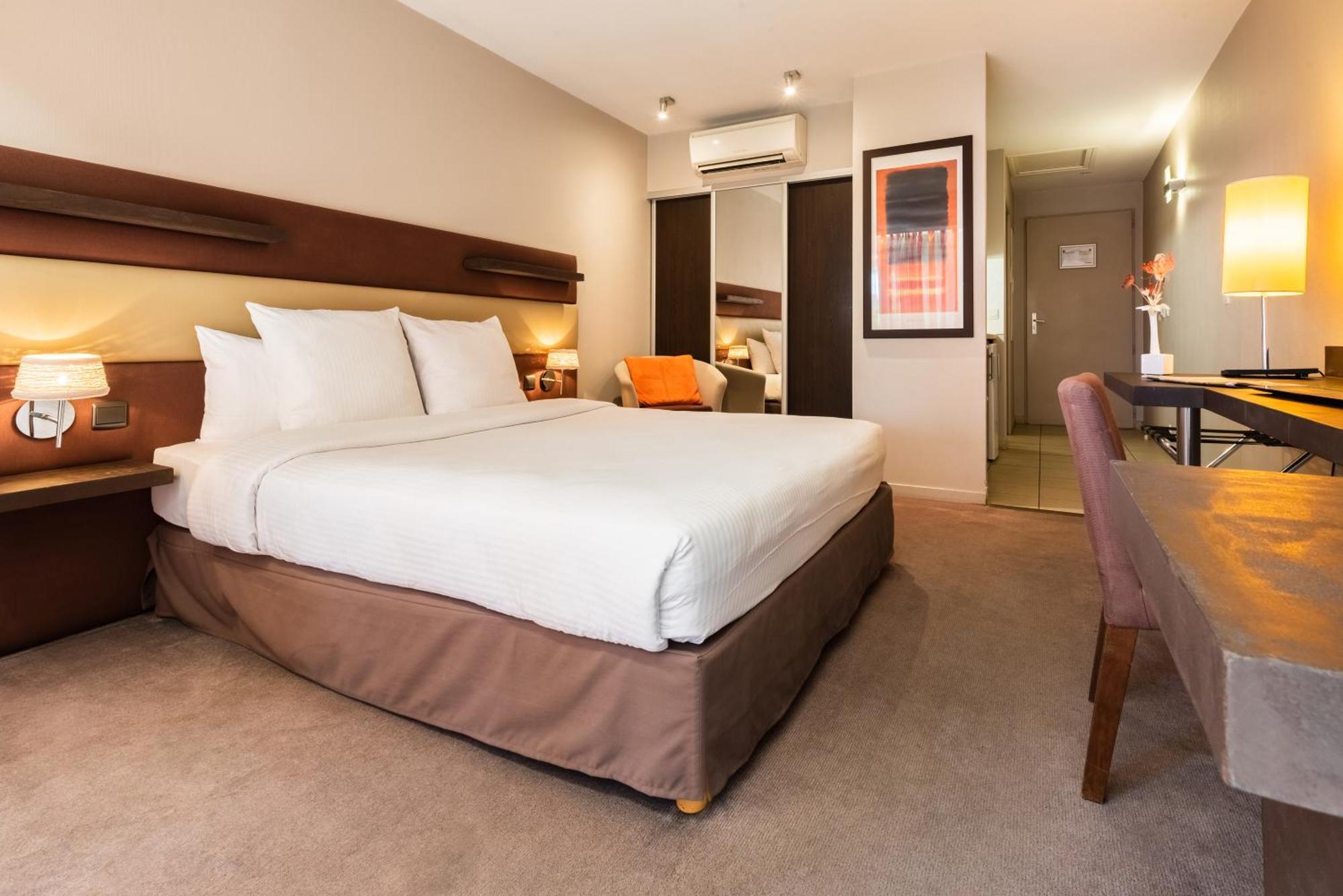 Studio double bed
