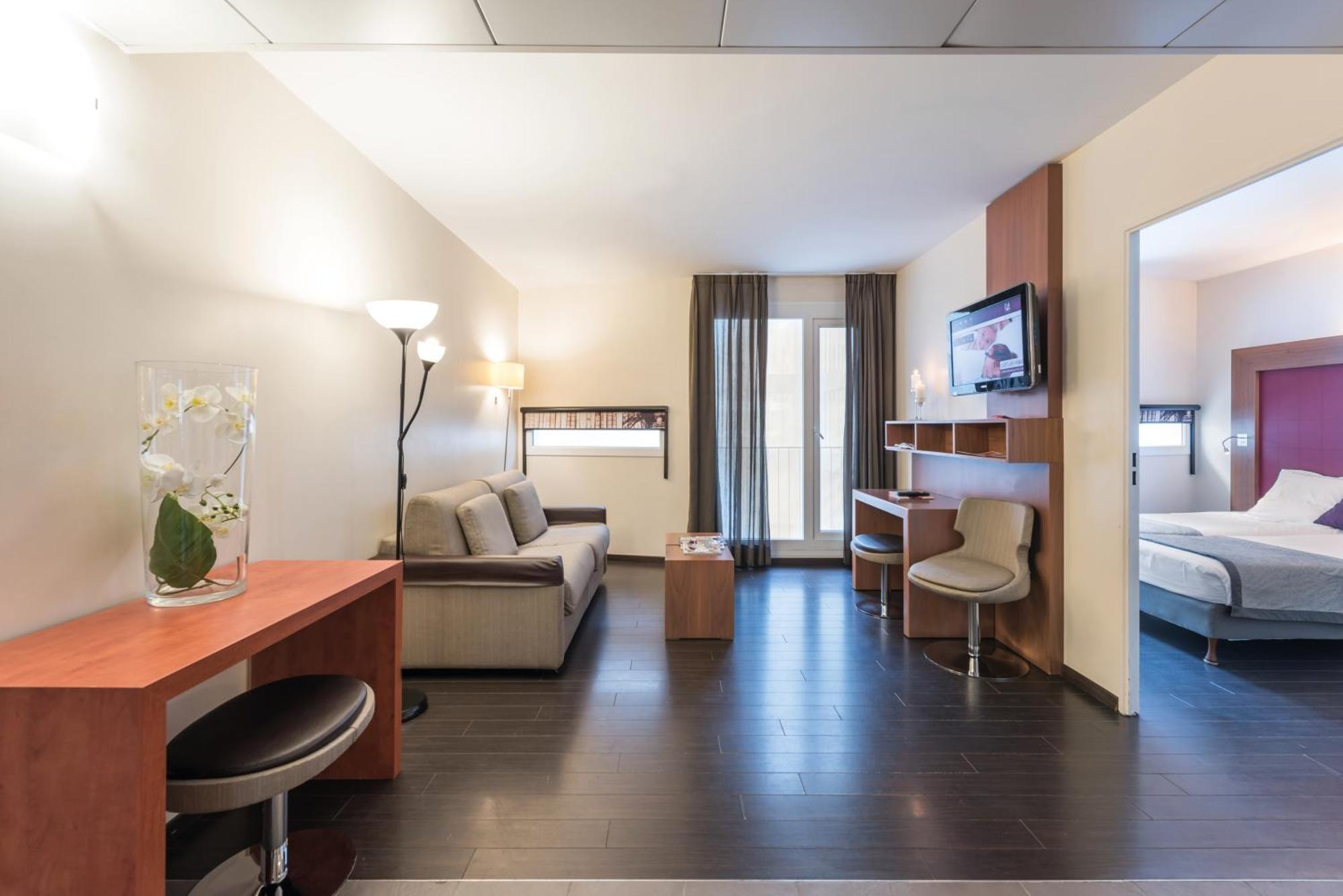 One-Bedroom Apartment,1208527654:JPEG