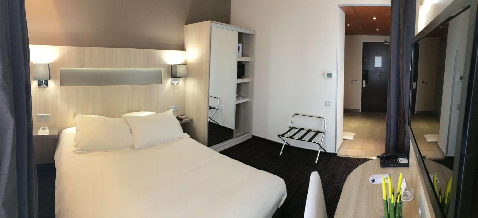 Chambre Double Standard - Accessible aux Personnes à Mobilité Réduite