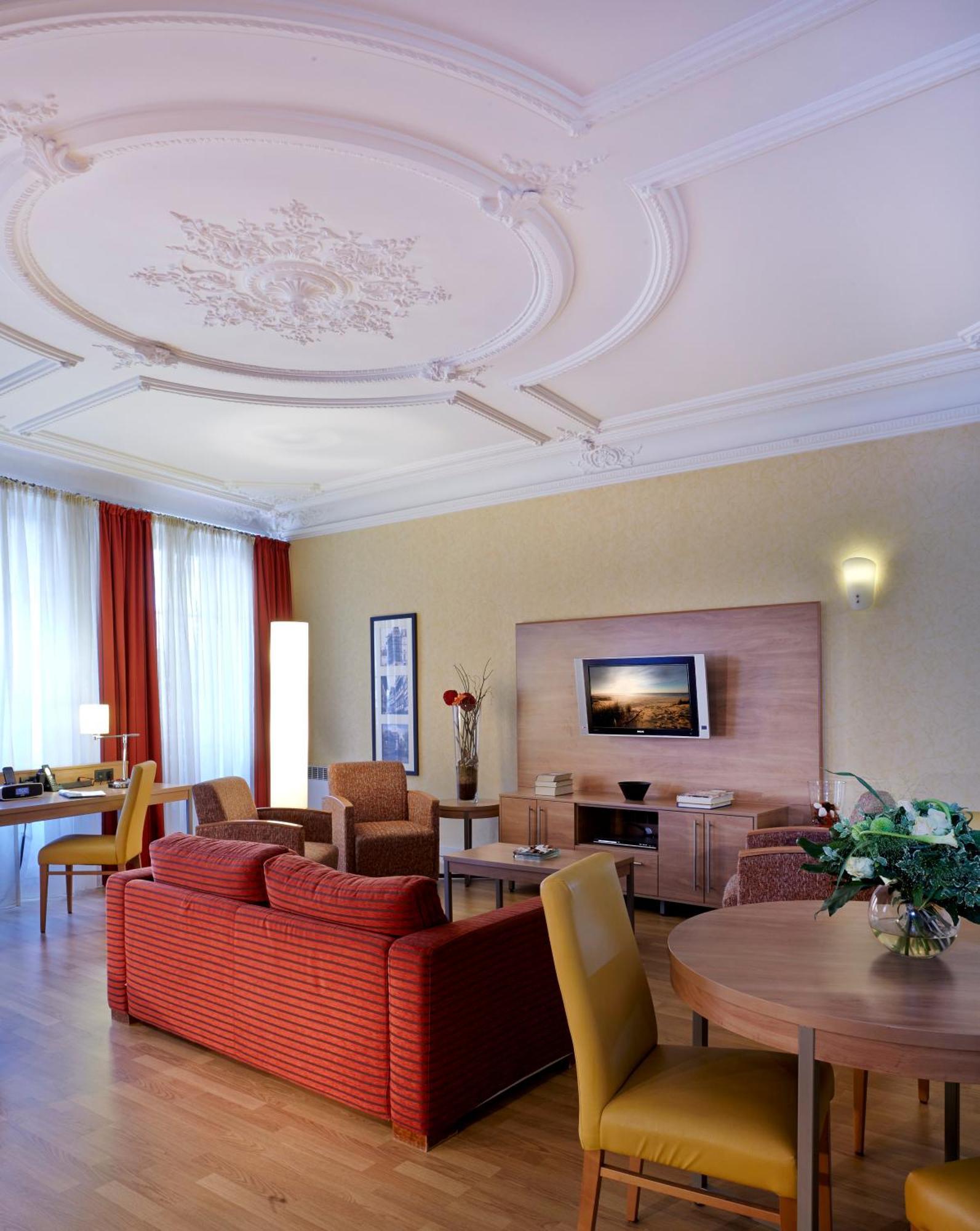 Deluxe Apartment,1436834341:JPEG