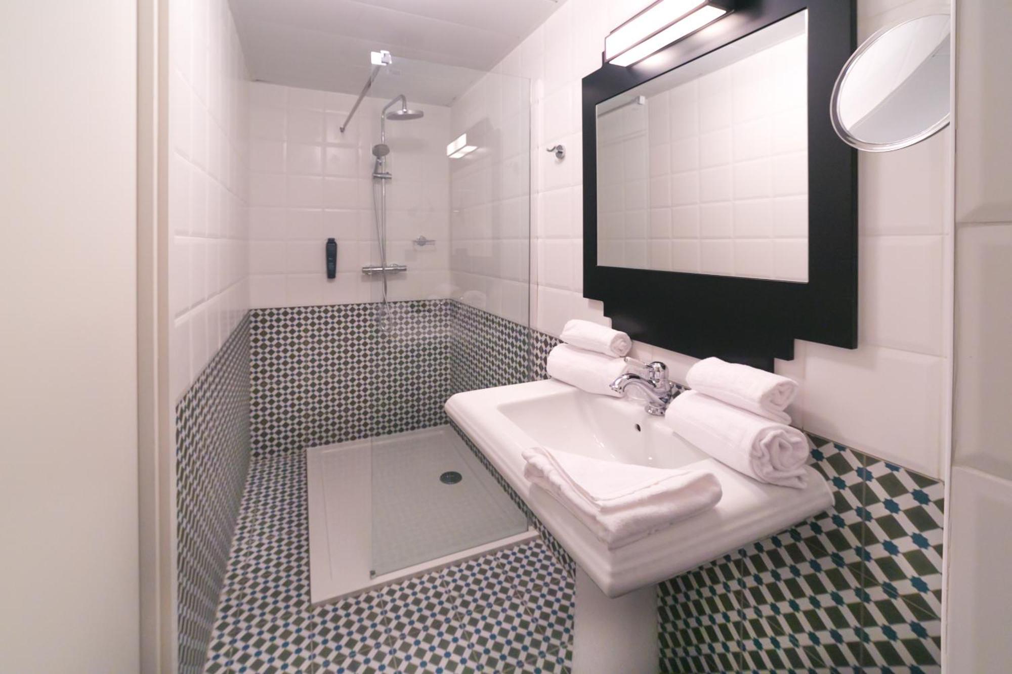 Classic Queen Room