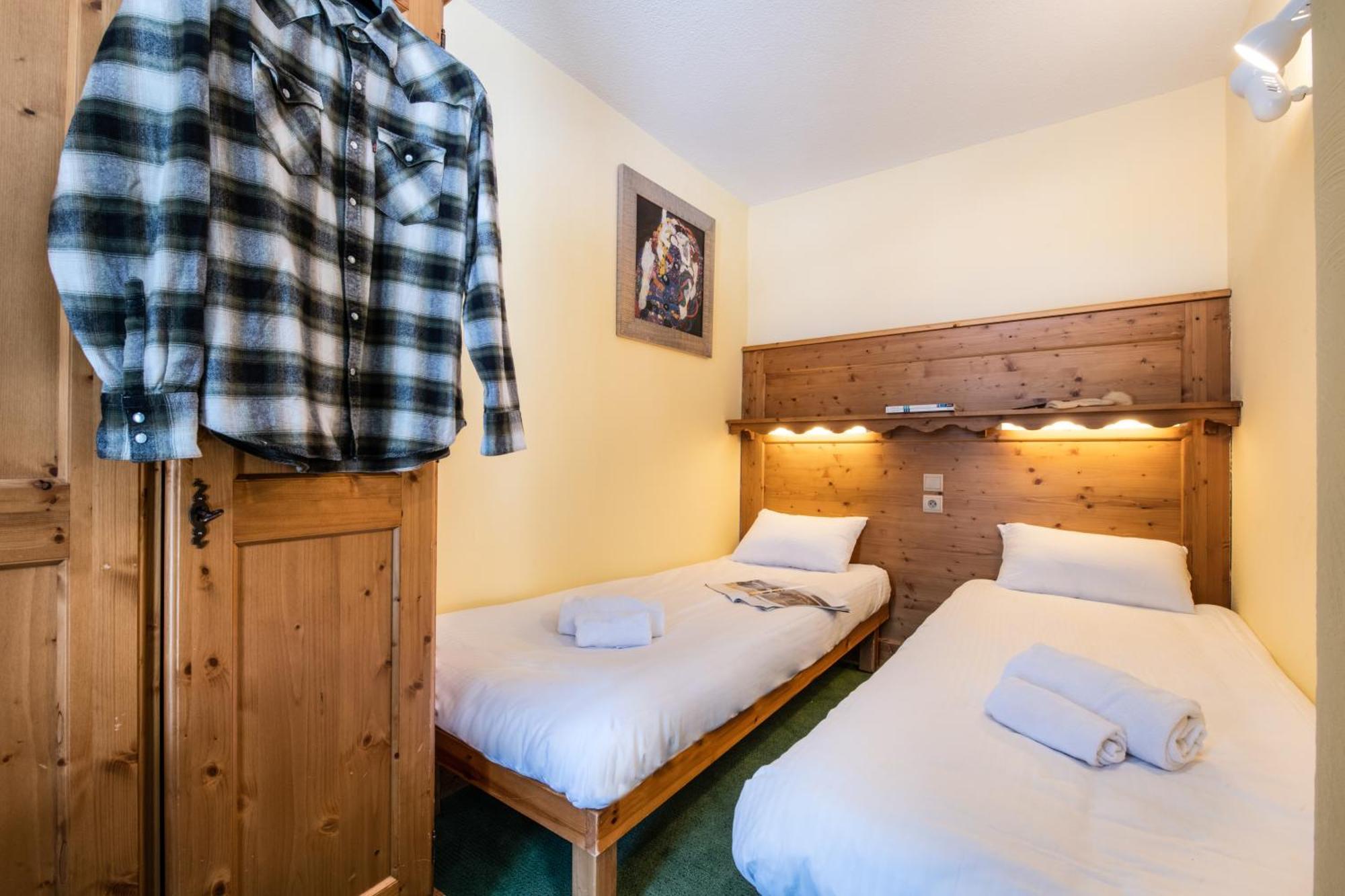 Priviledge One-Bedroom Apartment Cabin 4