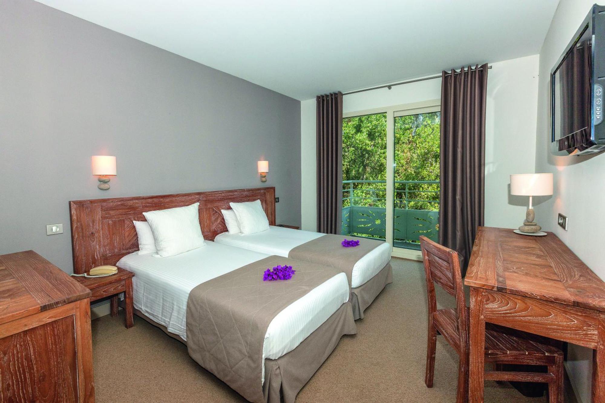 Tweepersoonskamer met 1 Tweepersoonsbed of 2 Aparte Bedden met Uitzicht op de Landelijke Omgeving